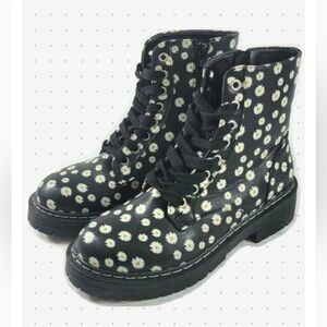 Sugar Kaedy Women’s Daisy Combat Boots 7M